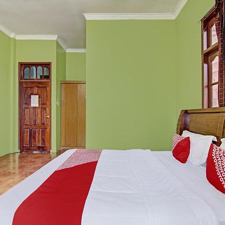 Oyo 92551 Netra Hotel Ujunbatu Экстерьер фото