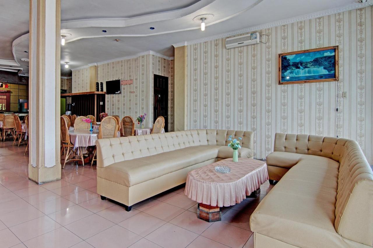Oyo 92551 Netra Hotel Ujunbatu Экстерьер фото