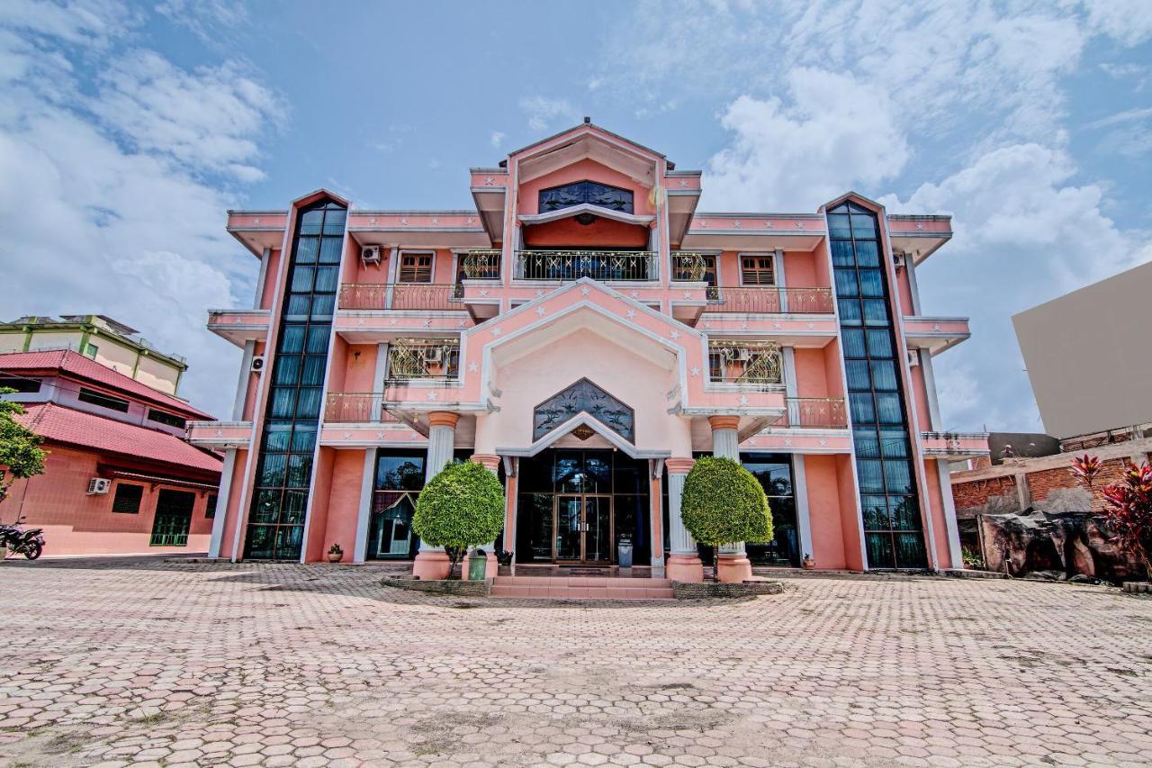 Oyo 92551 Netra Hotel Ujunbatu Экстерьер фото