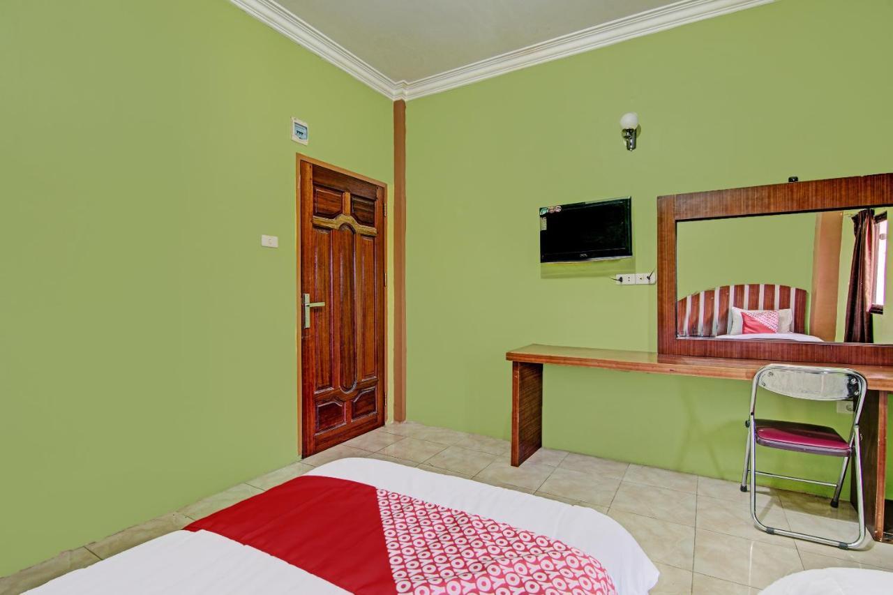 Oyo 92551 Netra Hotel Ujunbatu Экстерьер фото