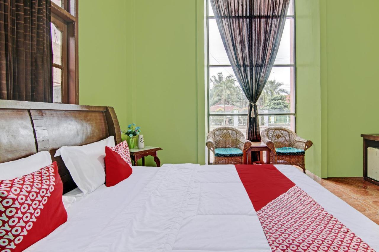 Oyo 92551 Netra Hotel Ujunbatu Экстерьер фото
