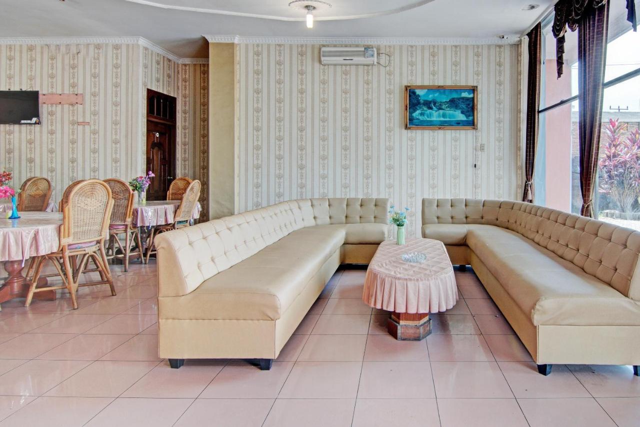 Oyo 92551 Netra Hotel Ujunbatu Экстерьер фото