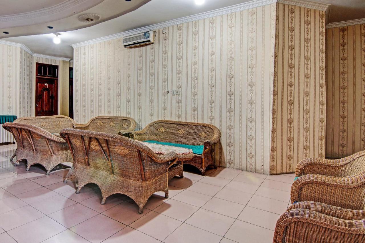 Oyo 92551 Netra Hotel Ujunbatu Экстерьер фото