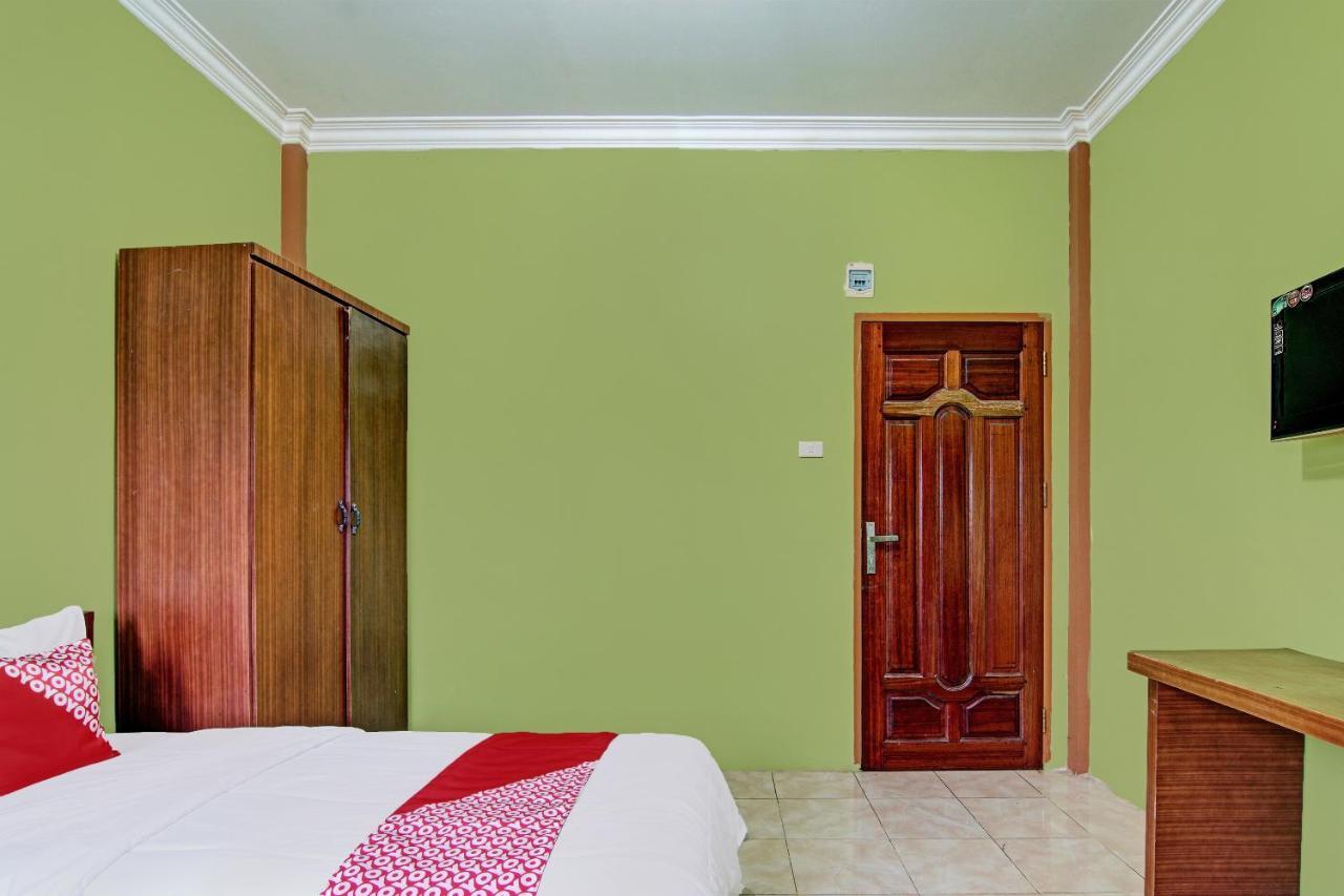 Oyo 92551 Netra Hotel Ujunbatu Экстерьер фото