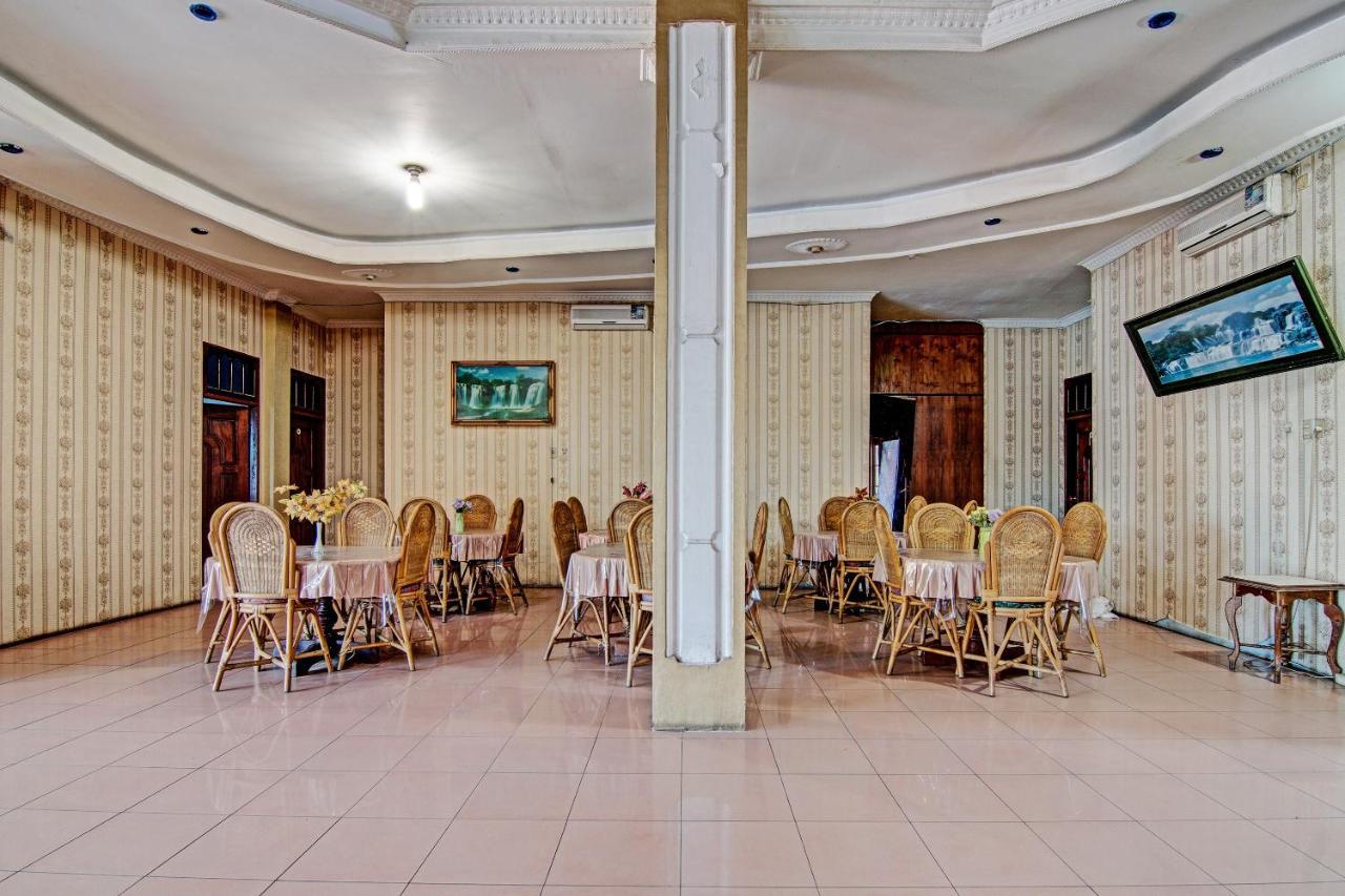 Oyo 92551 Netra Hotel Ujunbatu Экстерьер фото
