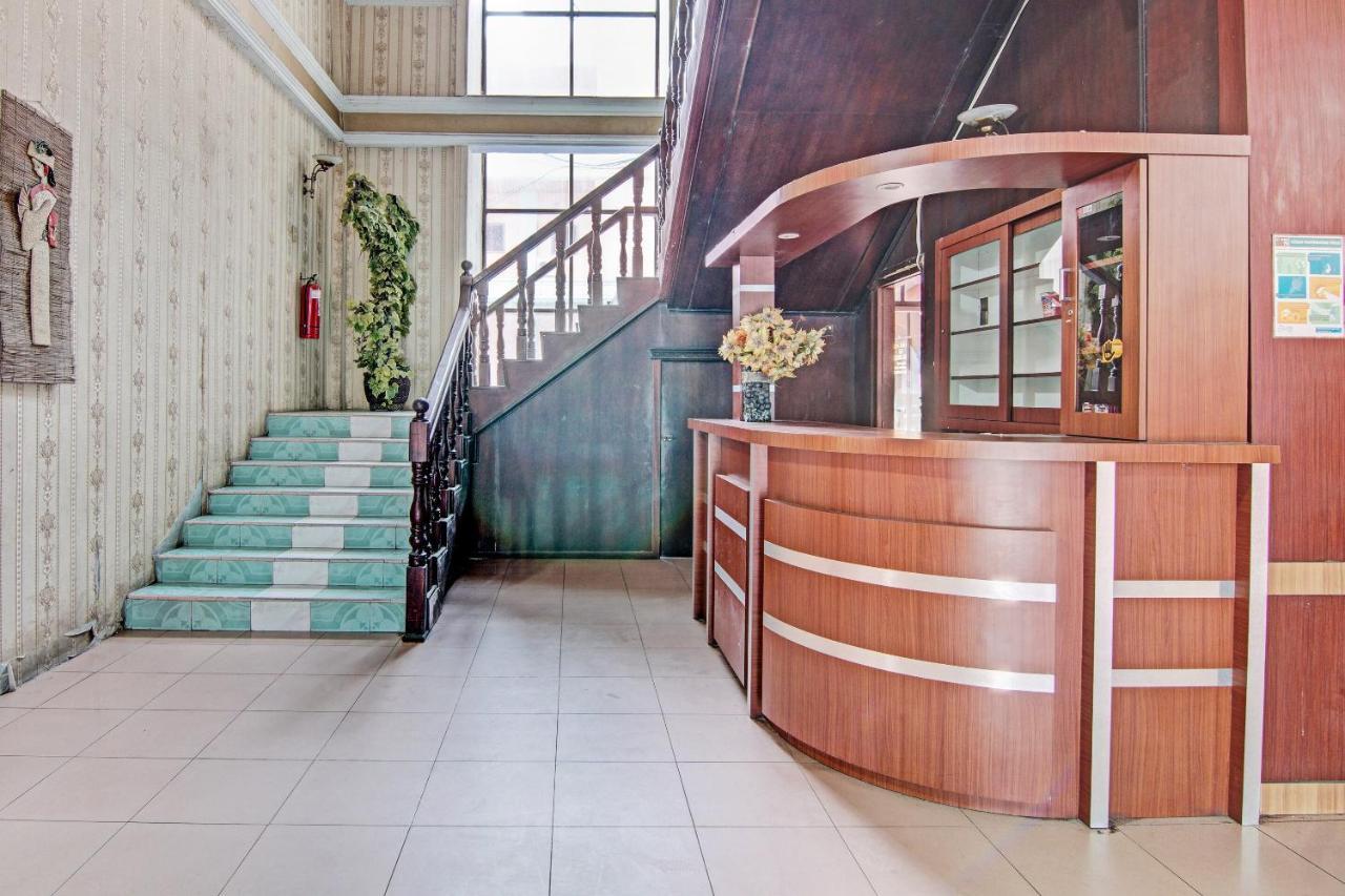 Oyo 92551 Netra Hotel Ujunbatu Экстерьер фото