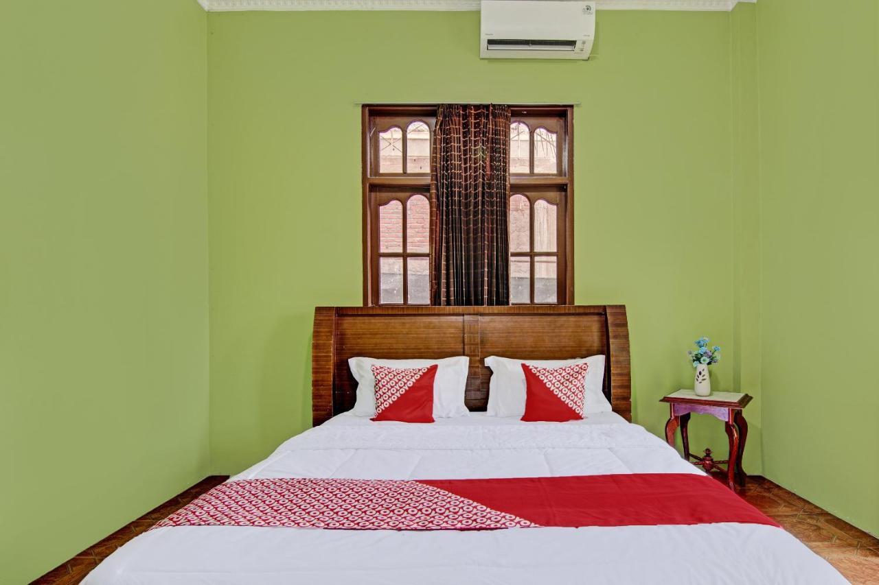Oyo 92551 Netra Hotel Ujunbatu Экстерьер фото