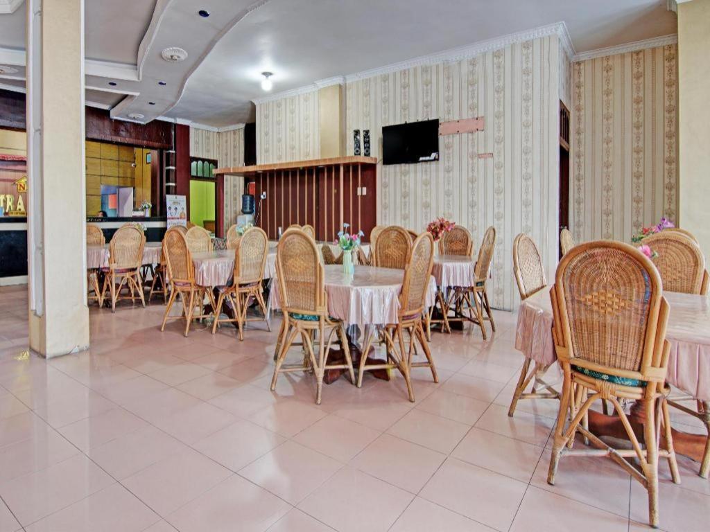 Oyo 92551 Netra Hotel Ujunbatu Экстерьер фото